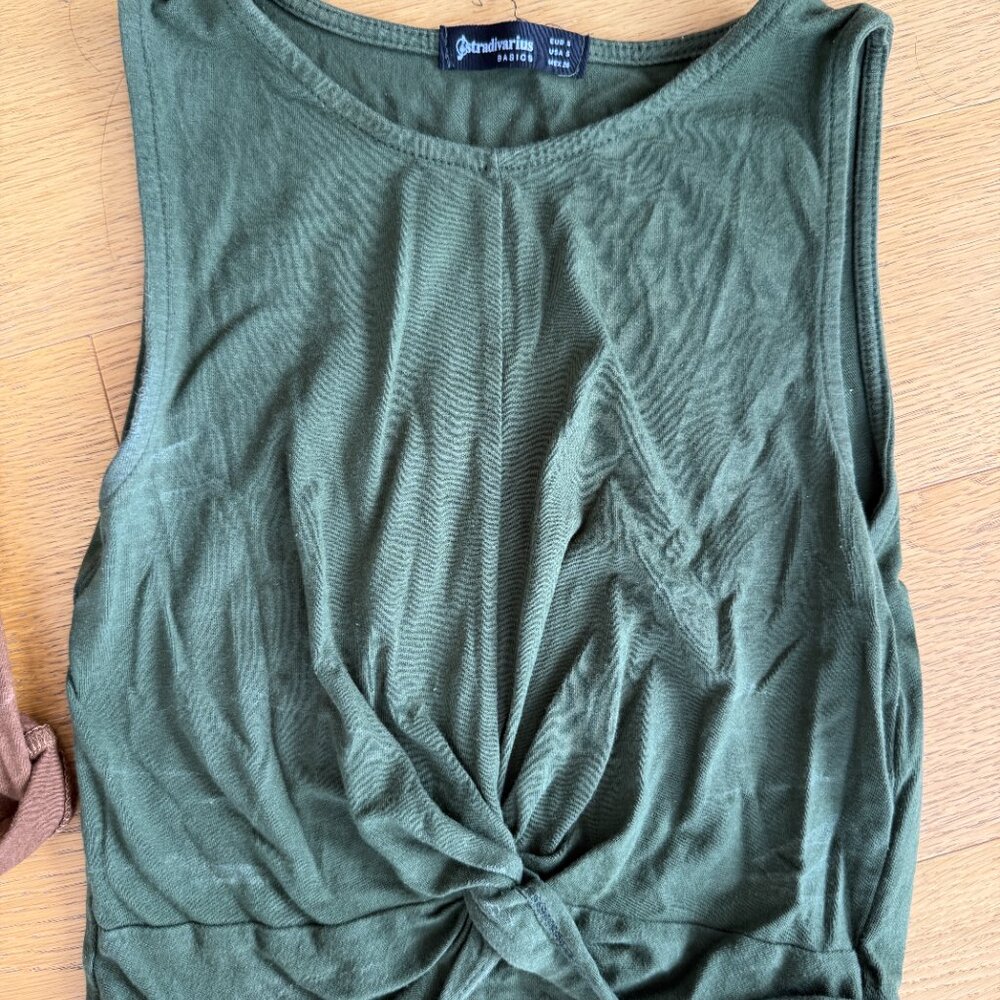 Stradivarius Cropped Knot Tank Tops – Set of 3 (S) (sale ends 08/28) - Picture 5 of 6